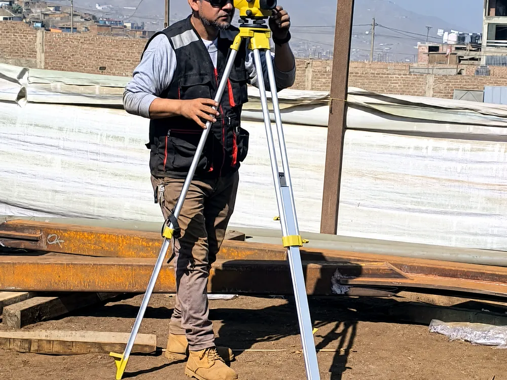 Levantamiento y montaje de columnas
